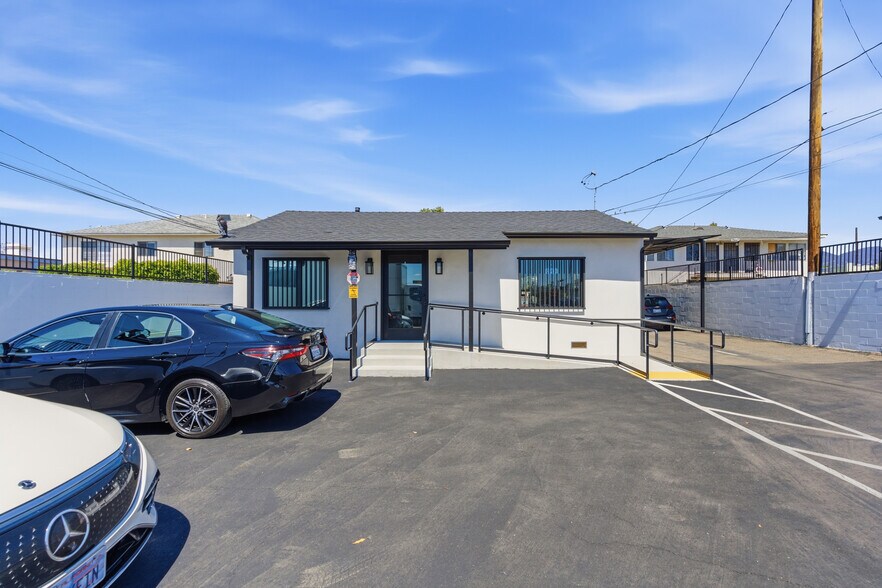 More Photos Of 13449 Van Nuys Blvd, Pacoima Storefront Retail Office For Sale