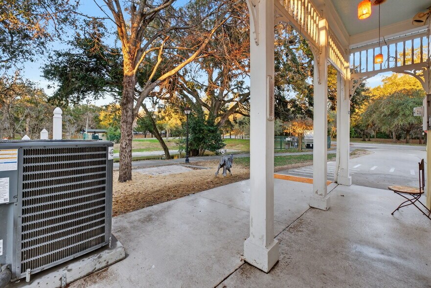 More Photos Of 197 E Church St, Deland Restaurant For Sale