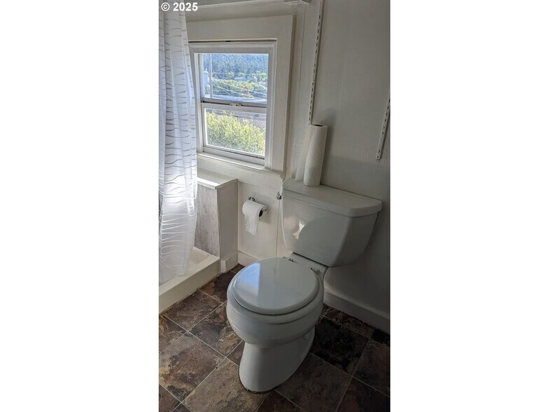 More Photos Of 935 Jackson St, Port Orford Apartments For Sale