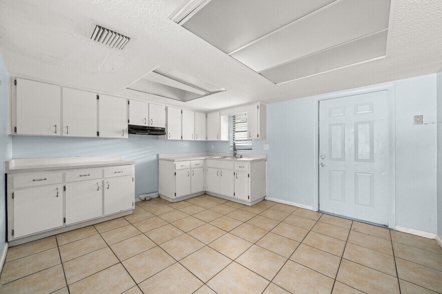 More Photos Of , Avon Park Multifamily For Sale