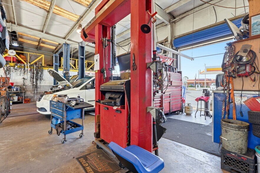 More Photos Of 2350 N Ponce De Leon Blvd, Saint Augustine Service Station For Sale