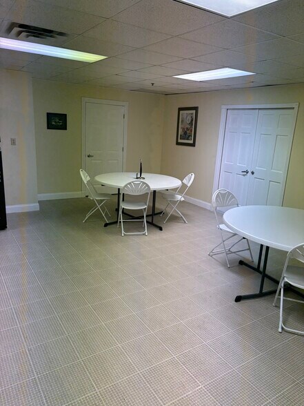 More Photos Of 303 Corporate Center Dr, Vandalia Office For Lease