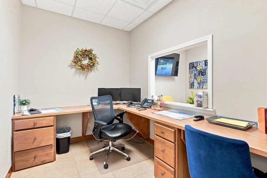 More Photos Of 375 Fennell Blvd, Lady Lake Medical For Sale