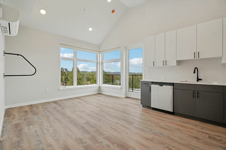 More Photos Of 120 Bush St S, Salem Apartments For Lease