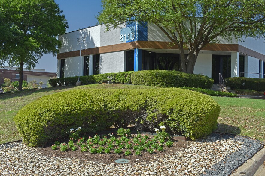 More Photos Of 8113 Ridgepoint Dr, Irving Office For Lease