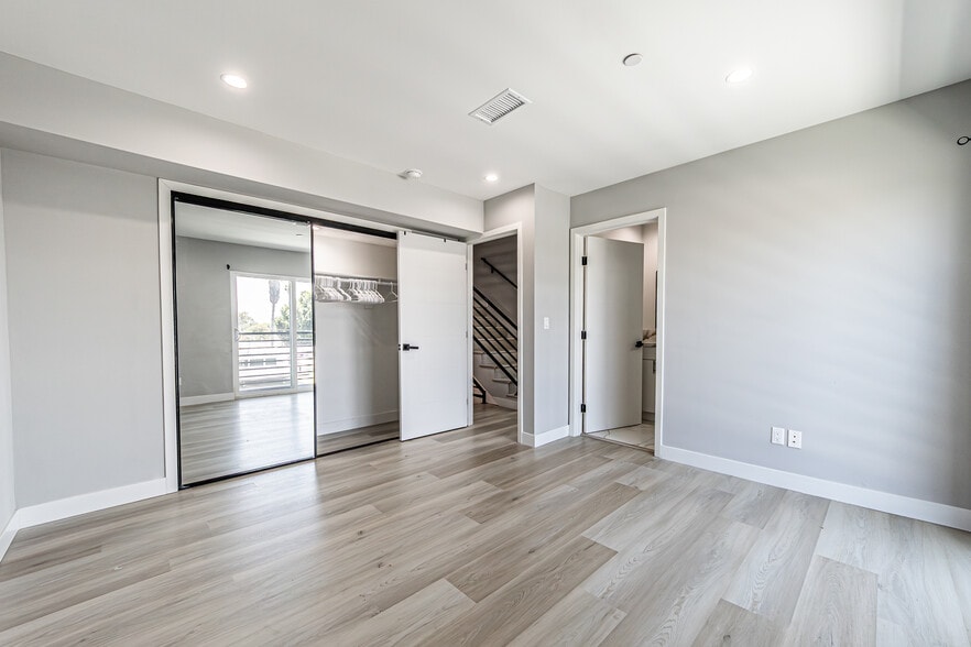 More Photos Of 2223 S Highland Ave, Los Angeles Apartments For Sale