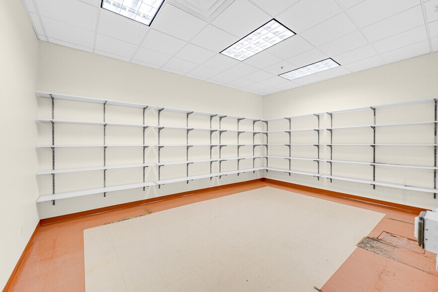 More Photos Of 721 E 112th St, Chicago Flex For Lease