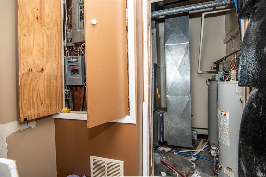 More Photos Of 1985 S Old US 41, Vincennes Industrial For Sale