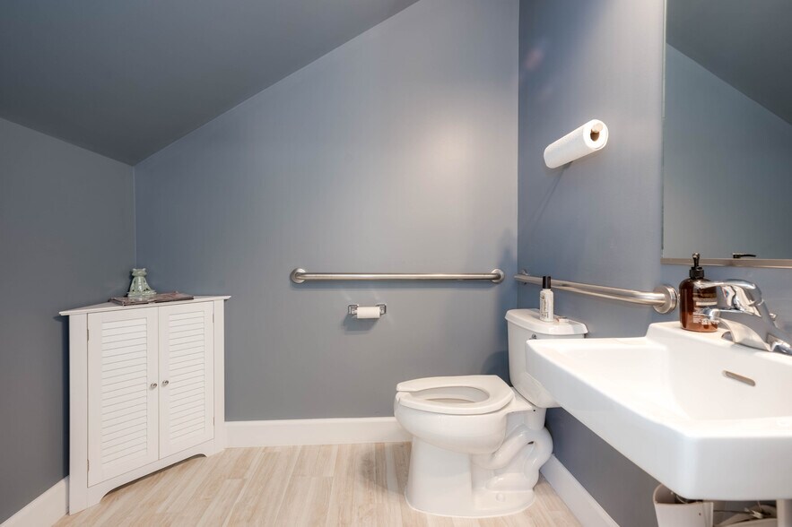 More Photos Of 3901 Mary Eliza Trce NW, Marietta Medical For Lease