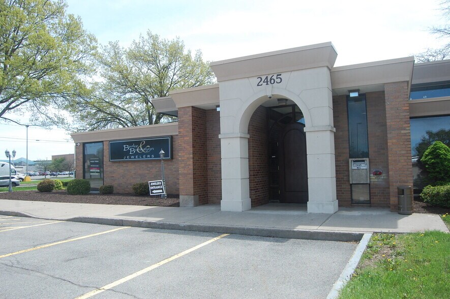 More Photos Of 2465 W Ridge Rd, Rochester Office For Lease