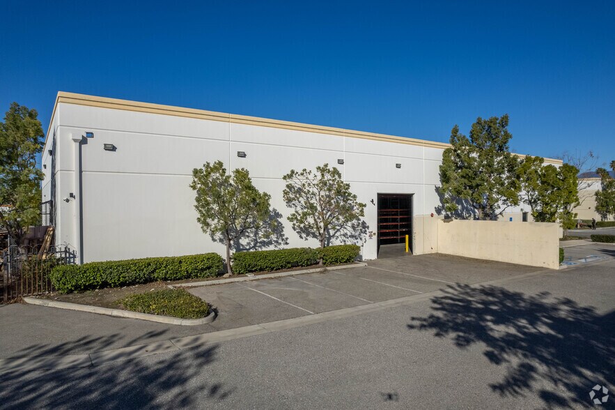 More Photos Of 237 W Orange Show Ln, San Bernardino Warehouse For Lease
