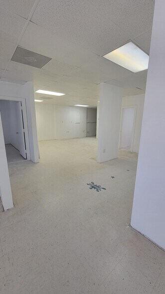 More Photos Of 900 Highway 3, League City Freestanding For Sale