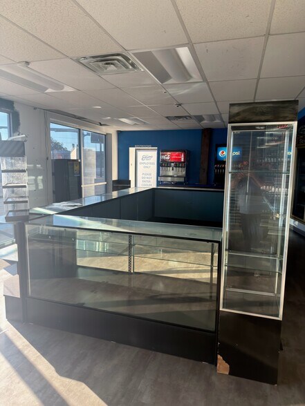 More Photos Of 333 W Beauregard Ave, San Angelo General Retail For Lease