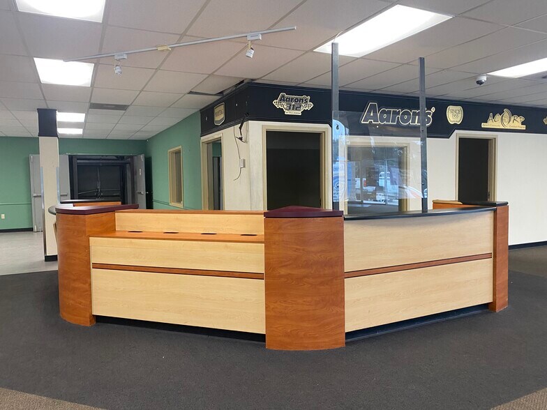 More Photos Of 4316 W Overland Rd, Boise Freestanding For Lease