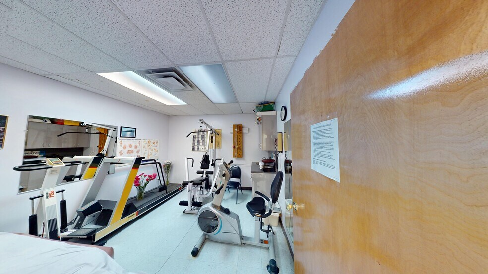 More Photos Of 2269 Ocean Ave, Brooklyn Office For Lease