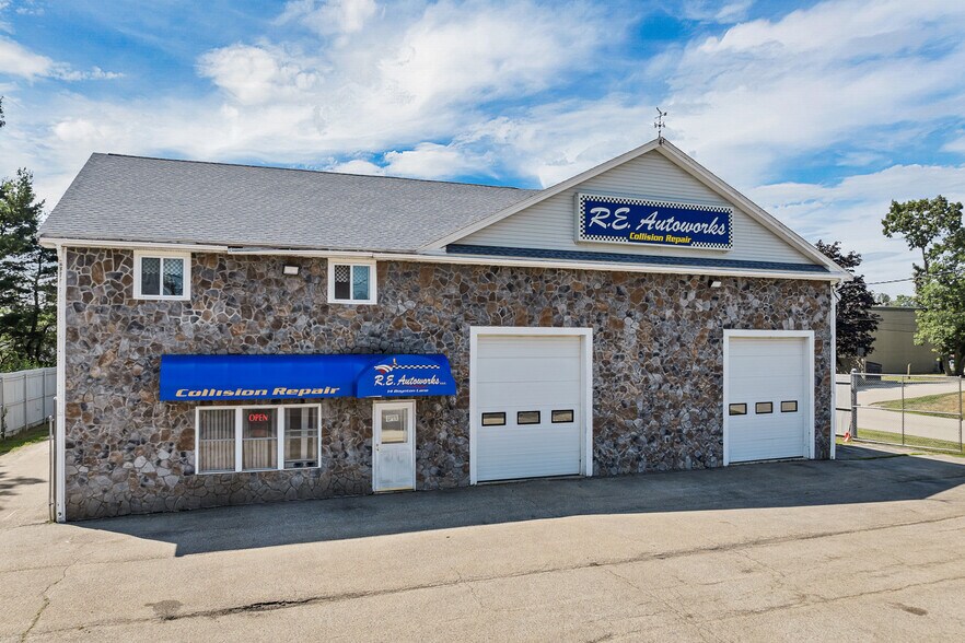Primary Photo Of 14 Boynton Ln, Seabrook General Retail For Sale