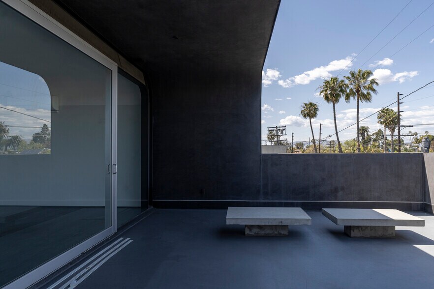 More Photos Of 1511 Abbot Kinney Blvd, Venice Storefront Retail Residential For Lease