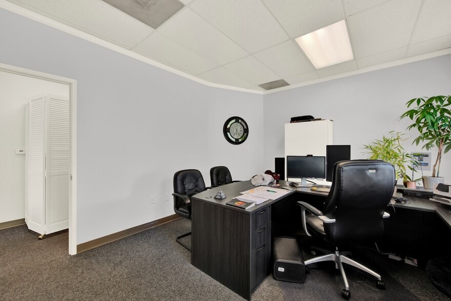 More Photos Of 3338 N Texas St, Fairfield Freestanding For Sale