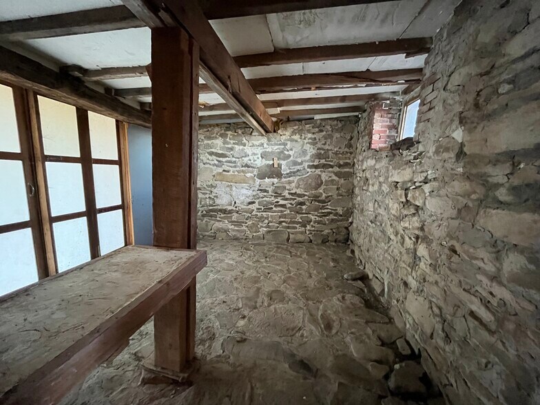 More Photos Of 156 Mount Zion Rd, Marlboro Flex For Sale