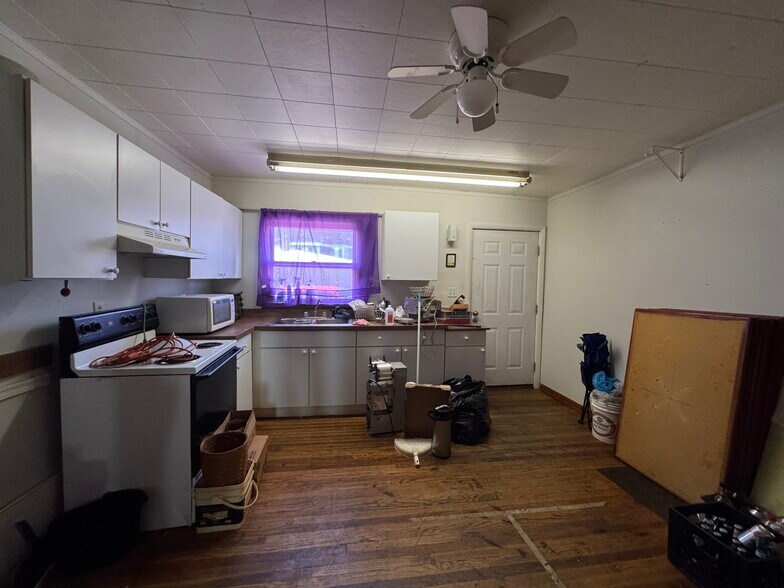 More Photos Of 9531 Main St, Whitmore Lake Storefront Retail Residential For Sale