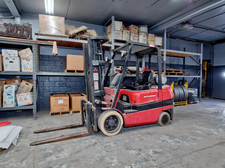 More Photos Of 56 Clarendon Ave, Kingston Warehouse For Sale