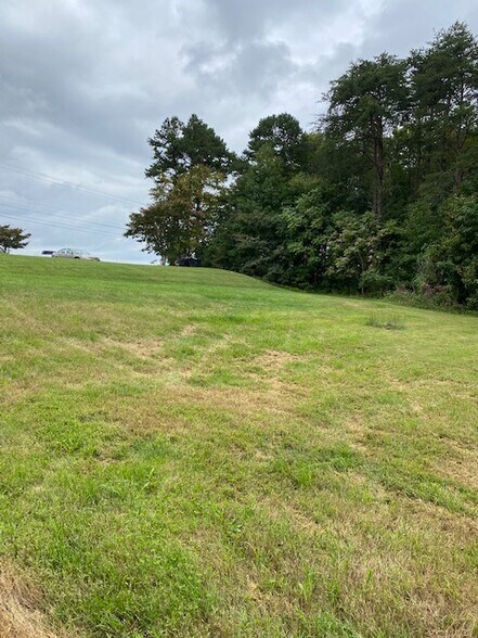 More Photos Of 10046 Three Notch Rd, Troy Office Residential For Lease