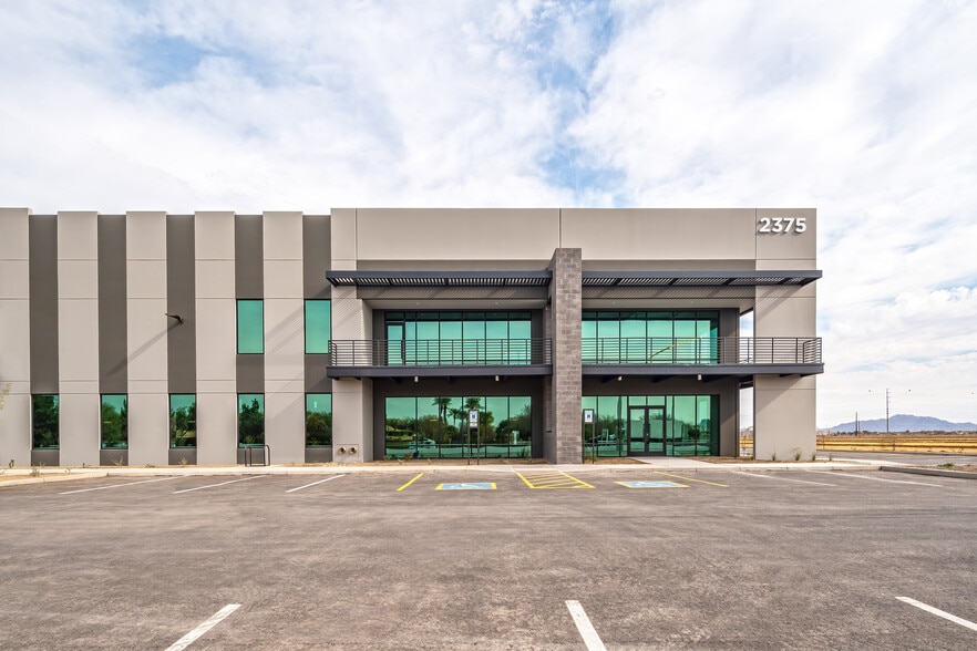 More Photos Of 2375 S Arizona Ave, Chandler Distribution For Lease