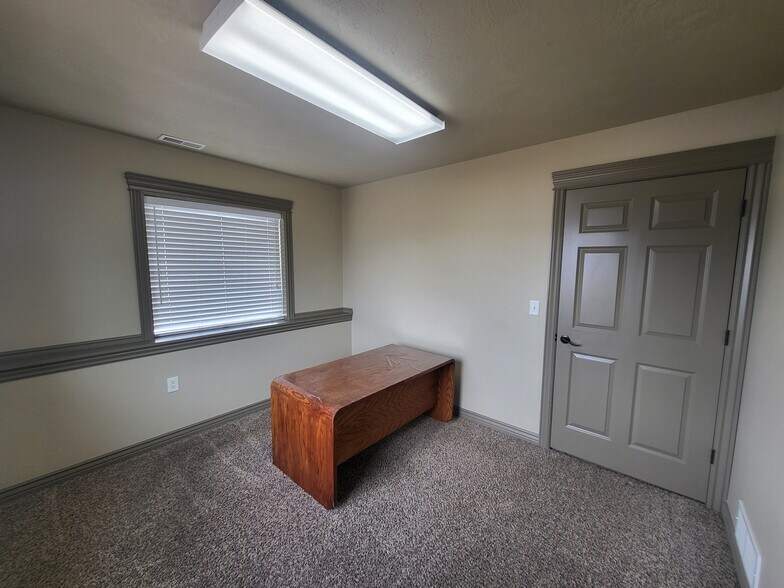 More Photos Of 3938 E 240 North, Rigby Warehouse For Lease