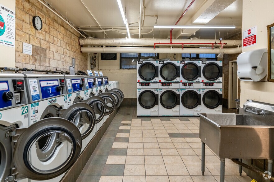 More Photos Of 30 W 60th St, New York Apartments For Sale