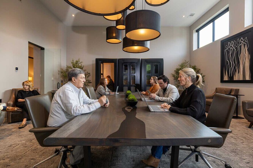 More Photos Of 216 E Cherokee Ave, Cartersville Coworking Space