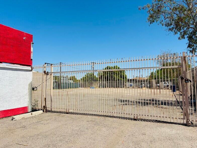 More Photos Of 1552 E Main St, Mesa Light Distribution For Lease