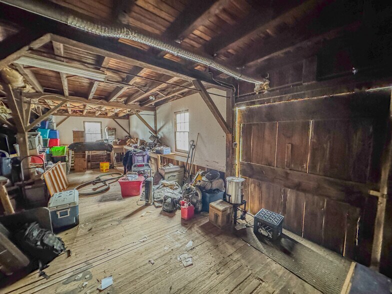 More Photos Of 37 N Greenwich St, Alloway Freestanding For Sale