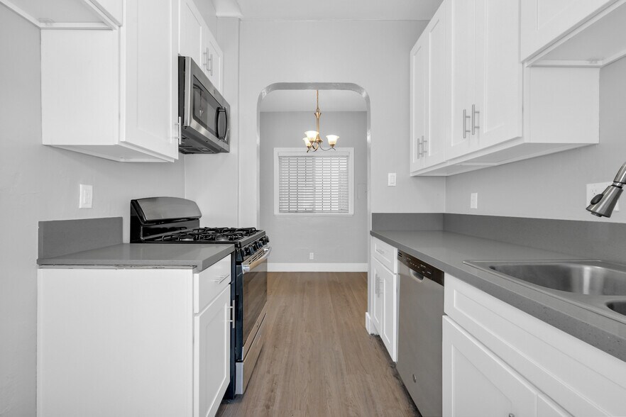More Photos Of 1211 Magnolia Ave, Long Beach Apartments For Sale