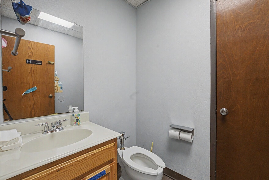 More Photos Of 2111 Skyline Dr, Mesquite Religious Facility For Sale