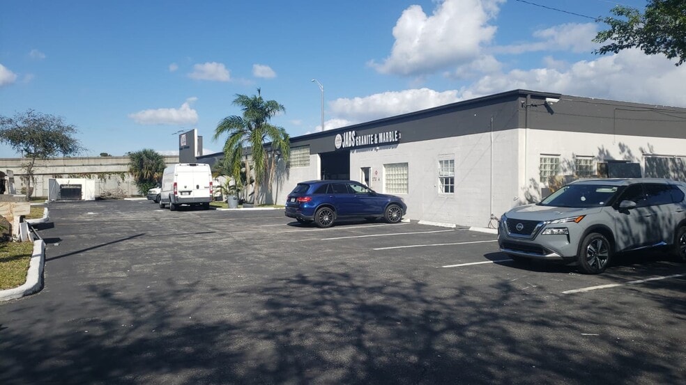 More Photos Of 1815 10th Ave N, Lake Worth Beach Warehouse For Lease