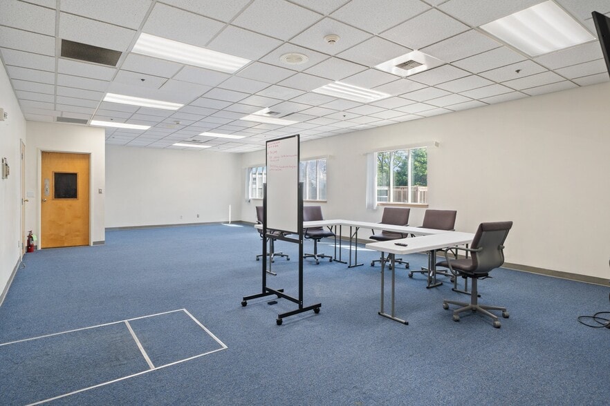 More Photos Of 1321 Martin Luther King Jr Way, Tacoma Office For Sale