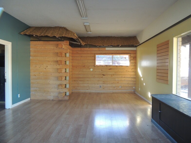 More Photos Of 9781 Point Lakeview Rd, Kelseyville Storefront For Lease