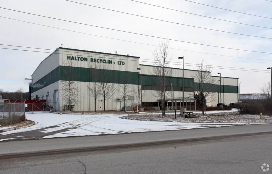 Primary Photo Of 395 Harry Walker Pky S, Newmarket Warehouse For Lease