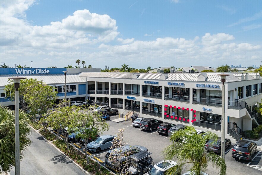 Primary Photo Of 600-658 Crandon Blvd, Key Biscayne General Retail For Lease