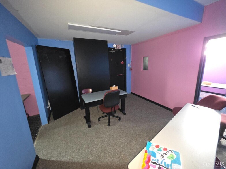 More Photos Of 2612 Gilbert Ave, Cincinnati Light Manufacturing For Sale