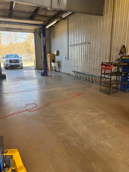 More Photos Of 3110 S Broadway St, Wichita Auto Dealership For Sale