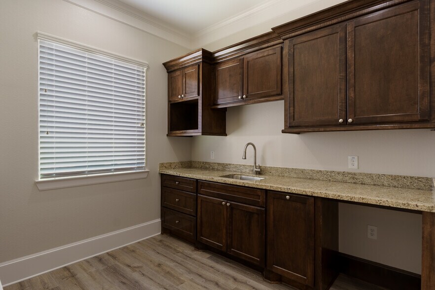 More Photos Of 19539 Champion Forest Dr, Spring Medical For Sale