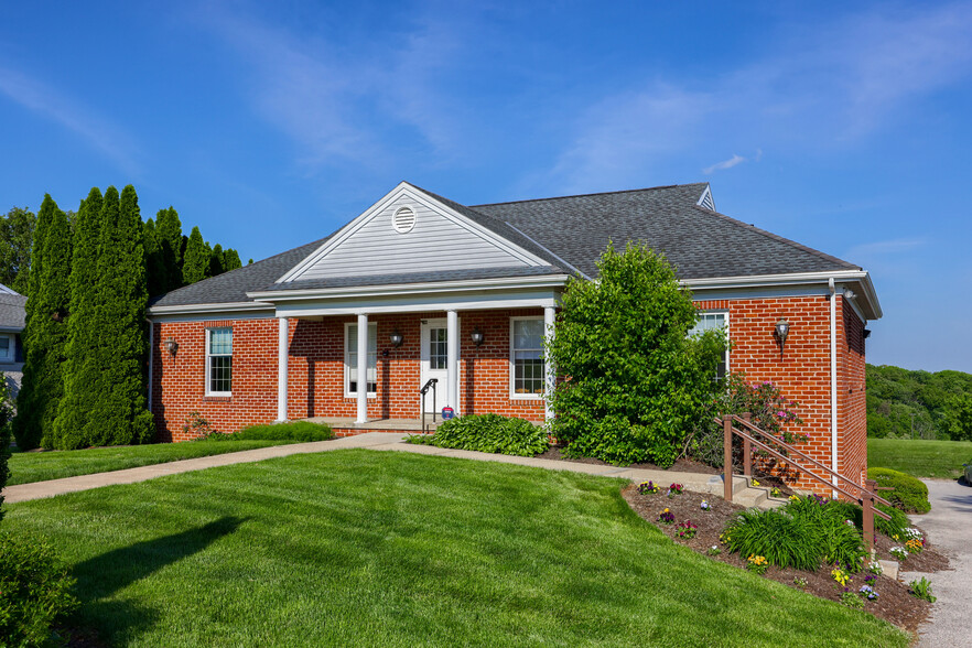 Primary Photo Of 735 S Pleasant Ave, Dallastown Medical For Sale