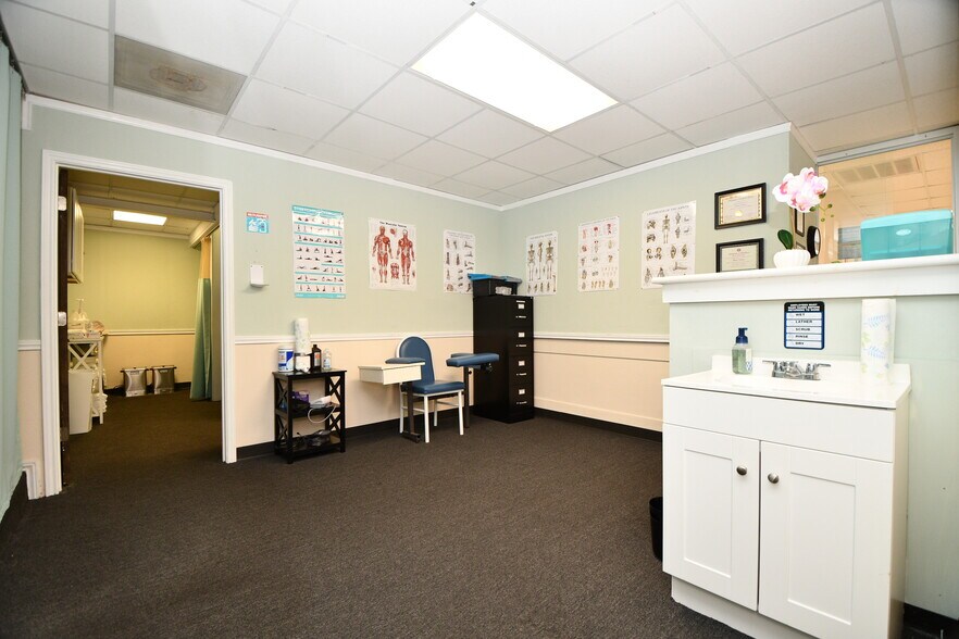 More Photos Of 7118 Harrisburg Blvd, Houston Medical For Sale