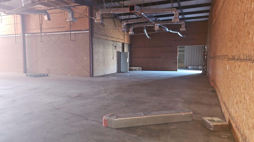 More Photos Of 2506 W Exprwy 83, Mission Warehouse For Sale