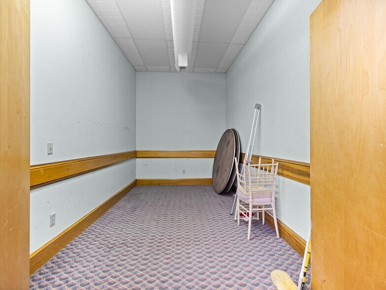 More Photos Of 12 Washington St, Natick Office For Lease