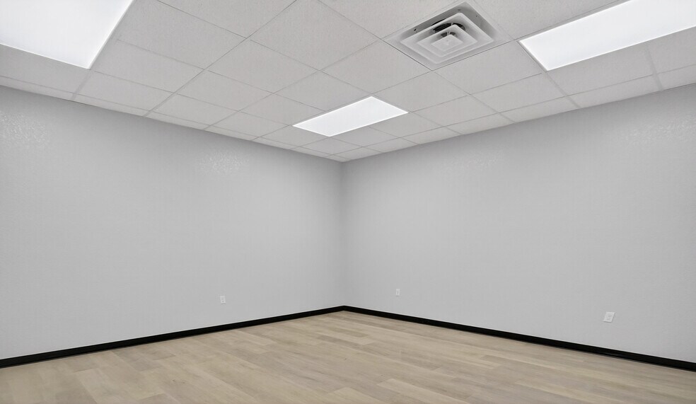 More Photos Of 16511 W Basin St, Odessa Industrial For Lease