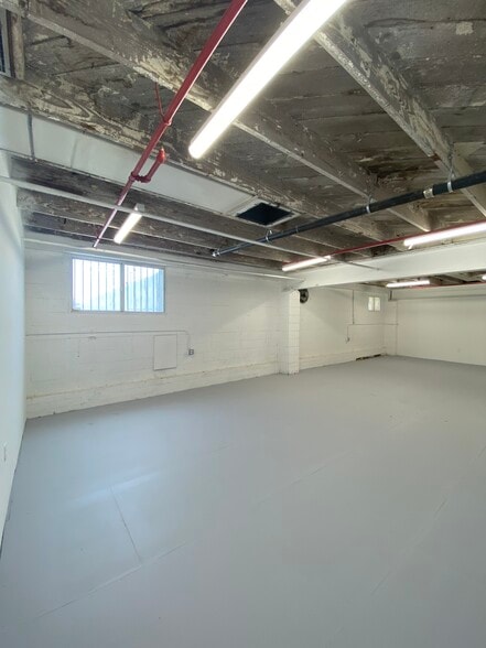 More Photos Of 901 E 31st St, Los Angeles Manufacturing For Lease