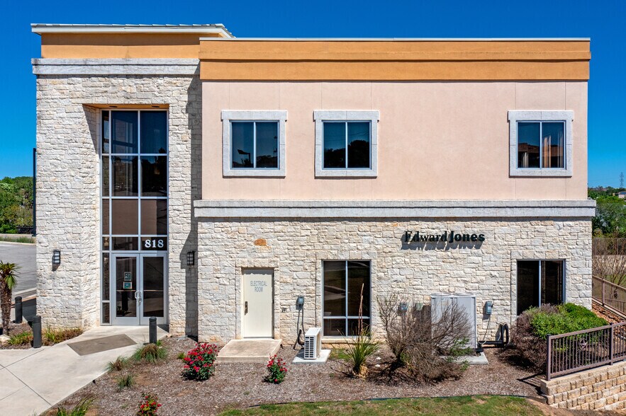 More Photos Of 818 Knights Cross Dr, San Antonio Medical For Lease