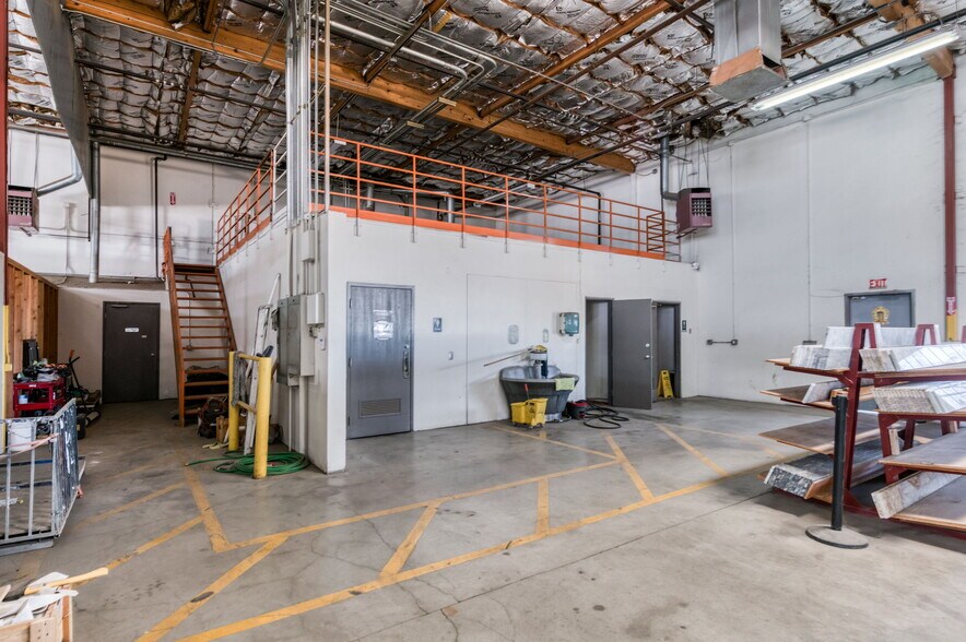 More Photos Of 5333 N Cornelia Ave, Fresno Warehouse For Sale